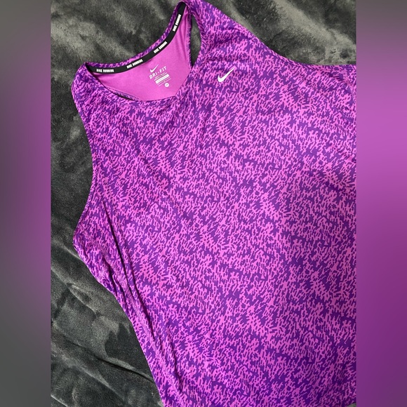 Women’s (3x) Nike Dri-Fit Racerback Tank - Picture 3 of 4